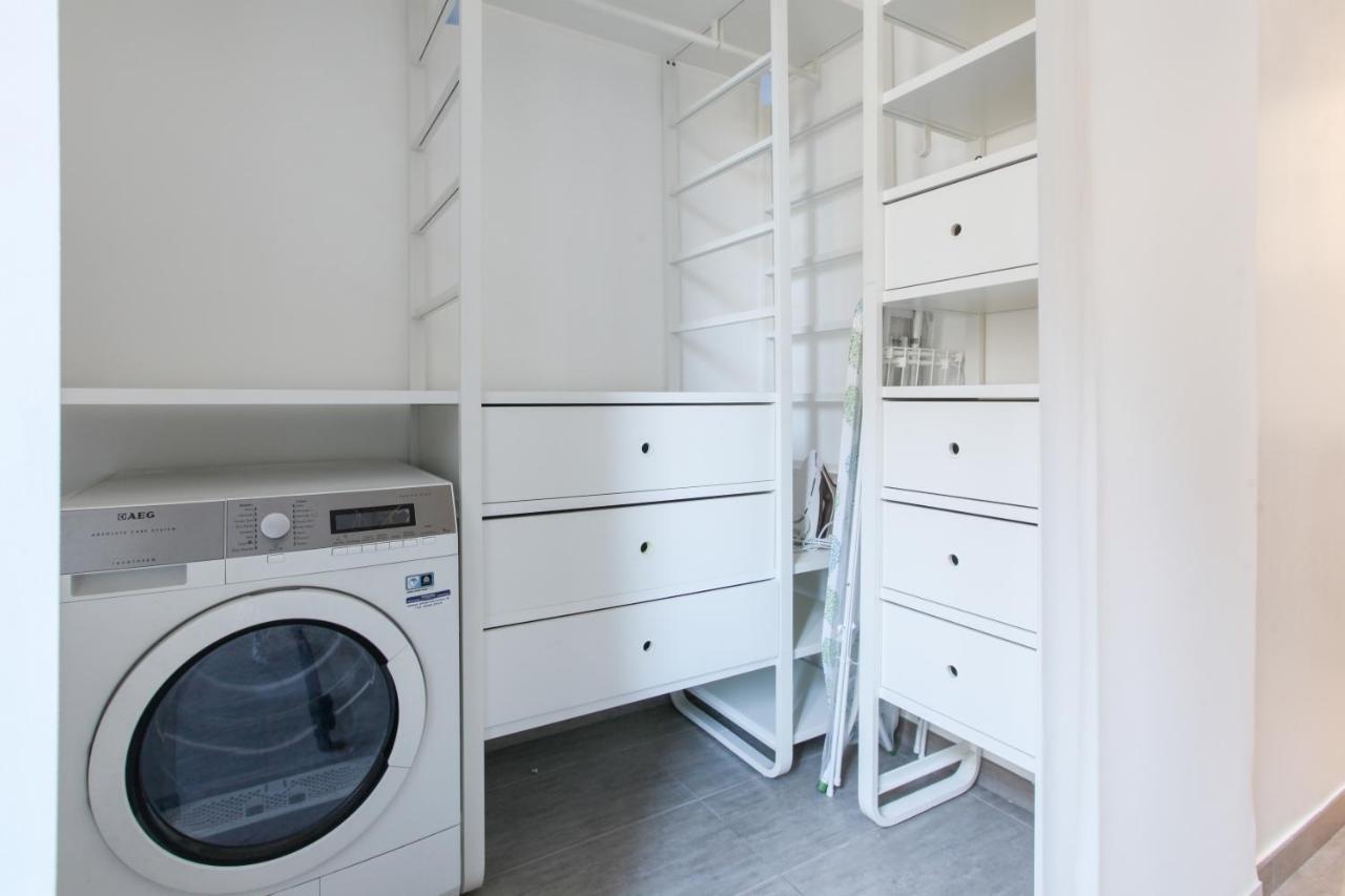 Modern Close To Shopping District Apartment Mailand